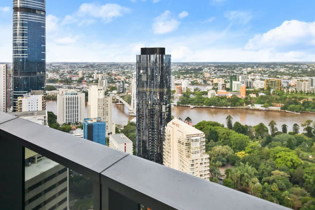 Furnished 1 Bedroom Apartment in Brisbane City