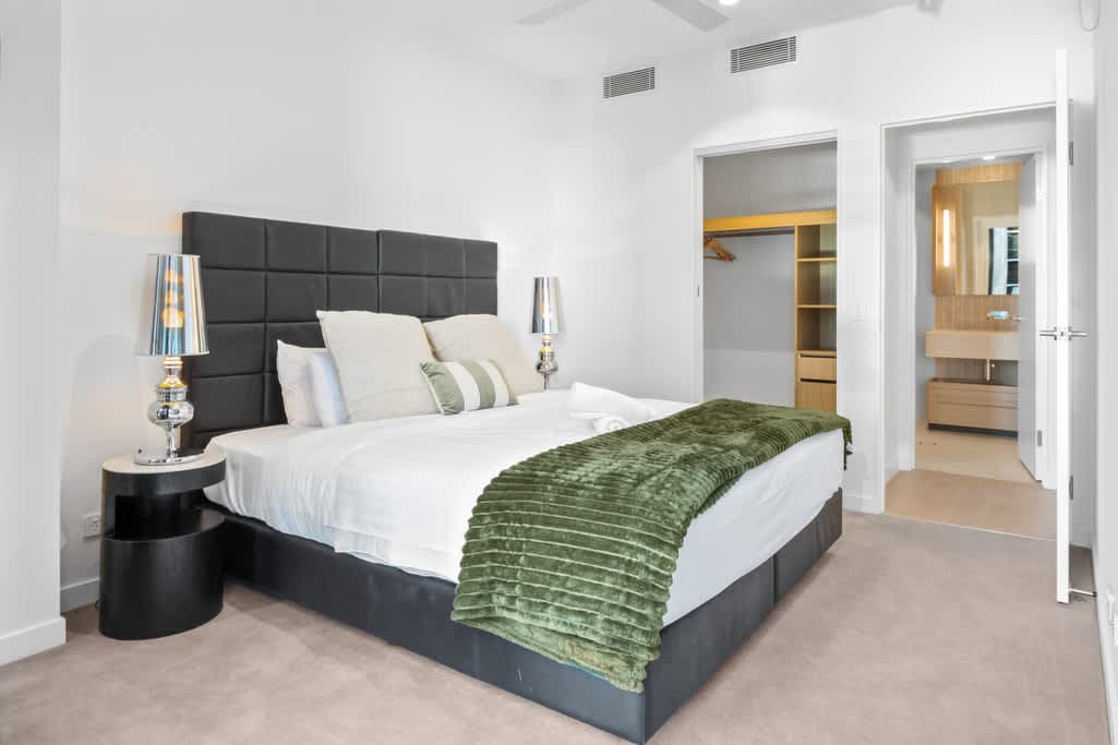 Furnished 1 Bedroom Apartment in Brisbane City