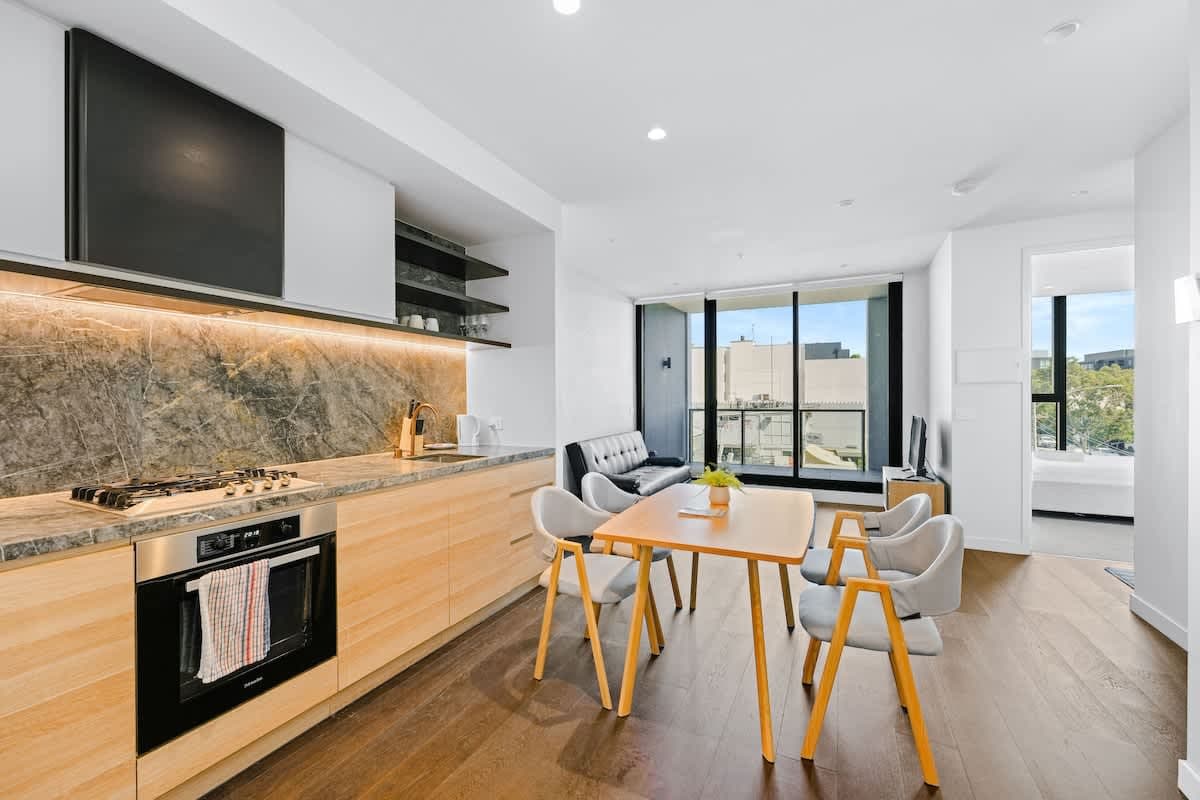 Furnished 2 Bedroom Apartment in West Melbourne