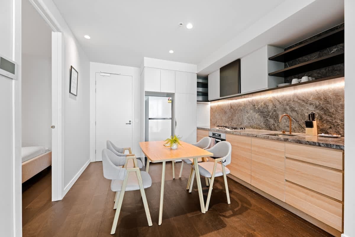 Furnished 2 Bedroom Apartment in West Melbourne