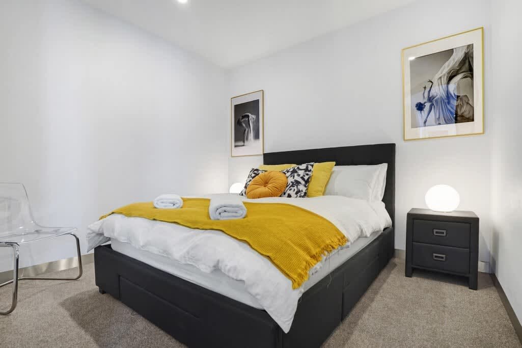 Furnished 1 Bedroom Apartment in Southbank