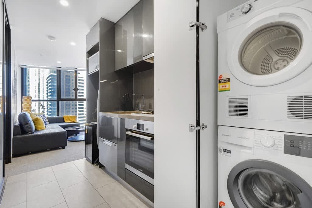 Furnished 1 Bedroom Apartment in Southbank