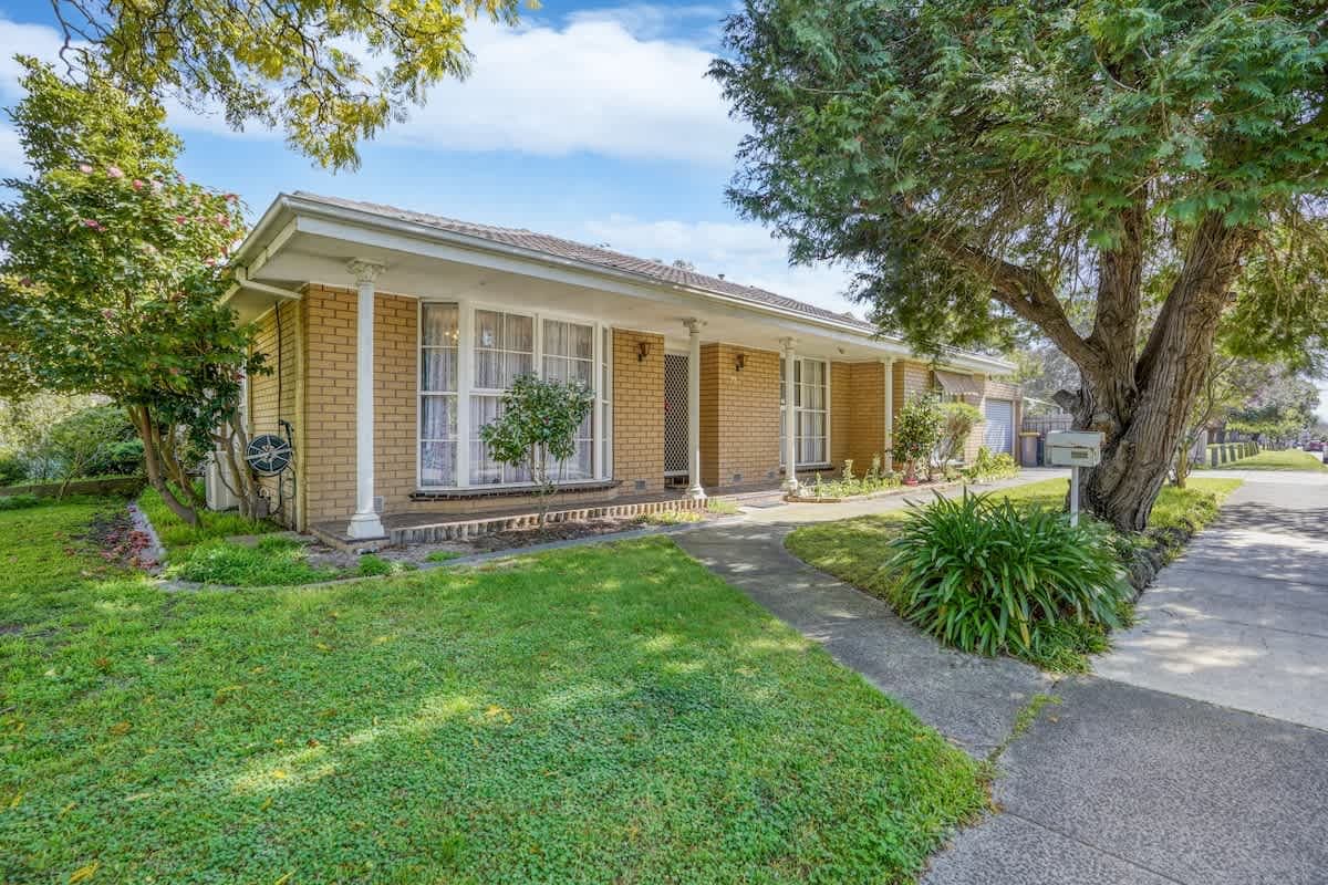 Furnished 2 Bedroom House in Oakleigh South