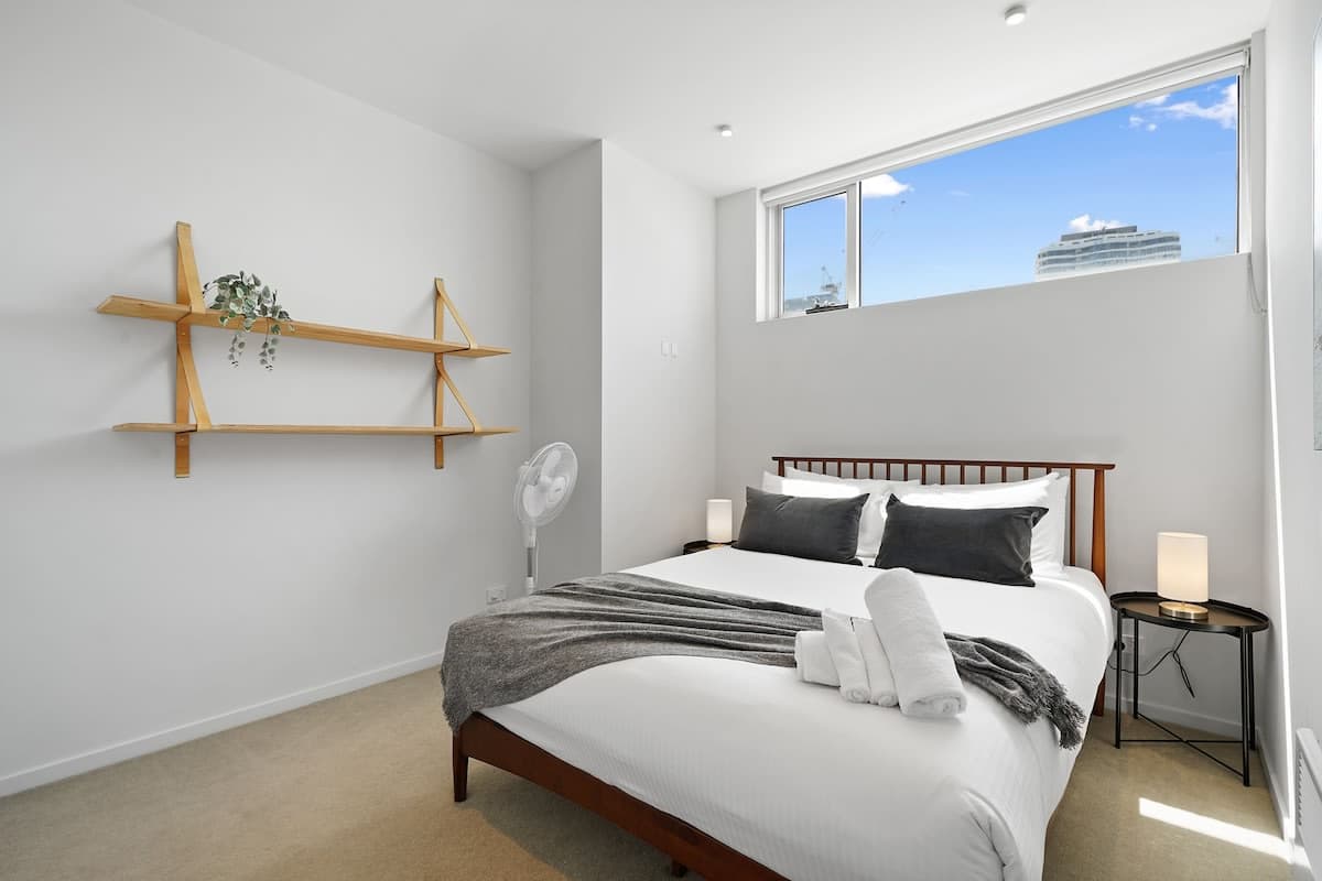 Furnished 2 Bedroom Apartment in Footscray