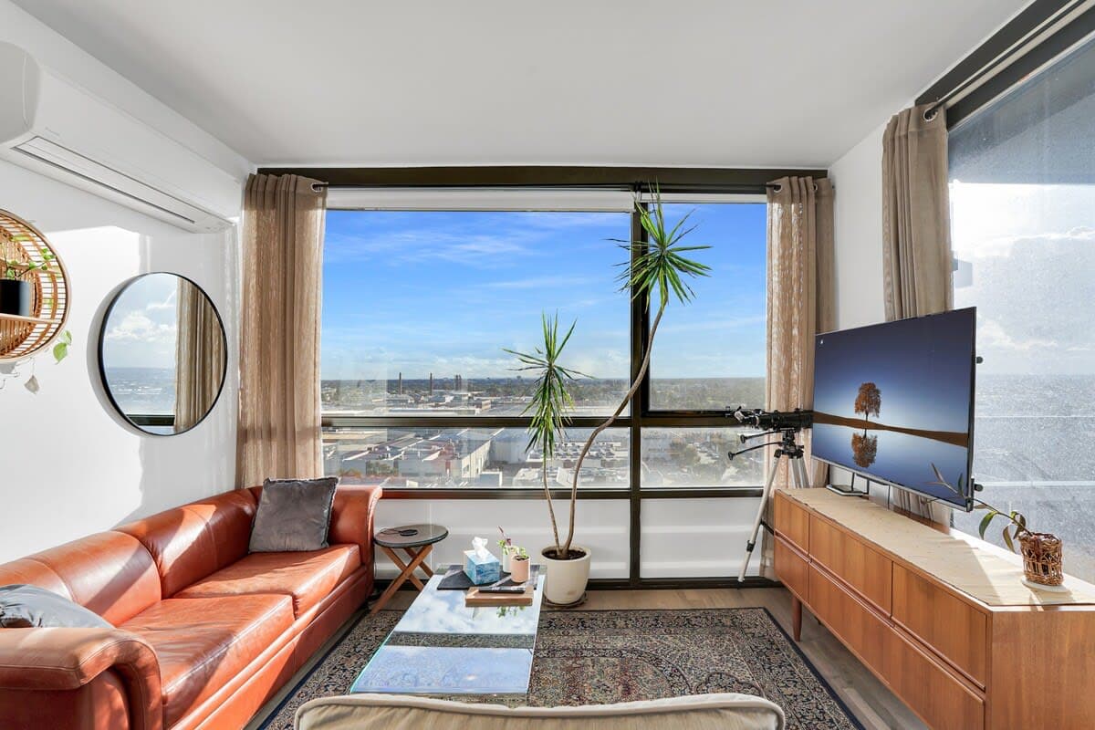 Furnished 1 Bedroom Apartment in Brunswick