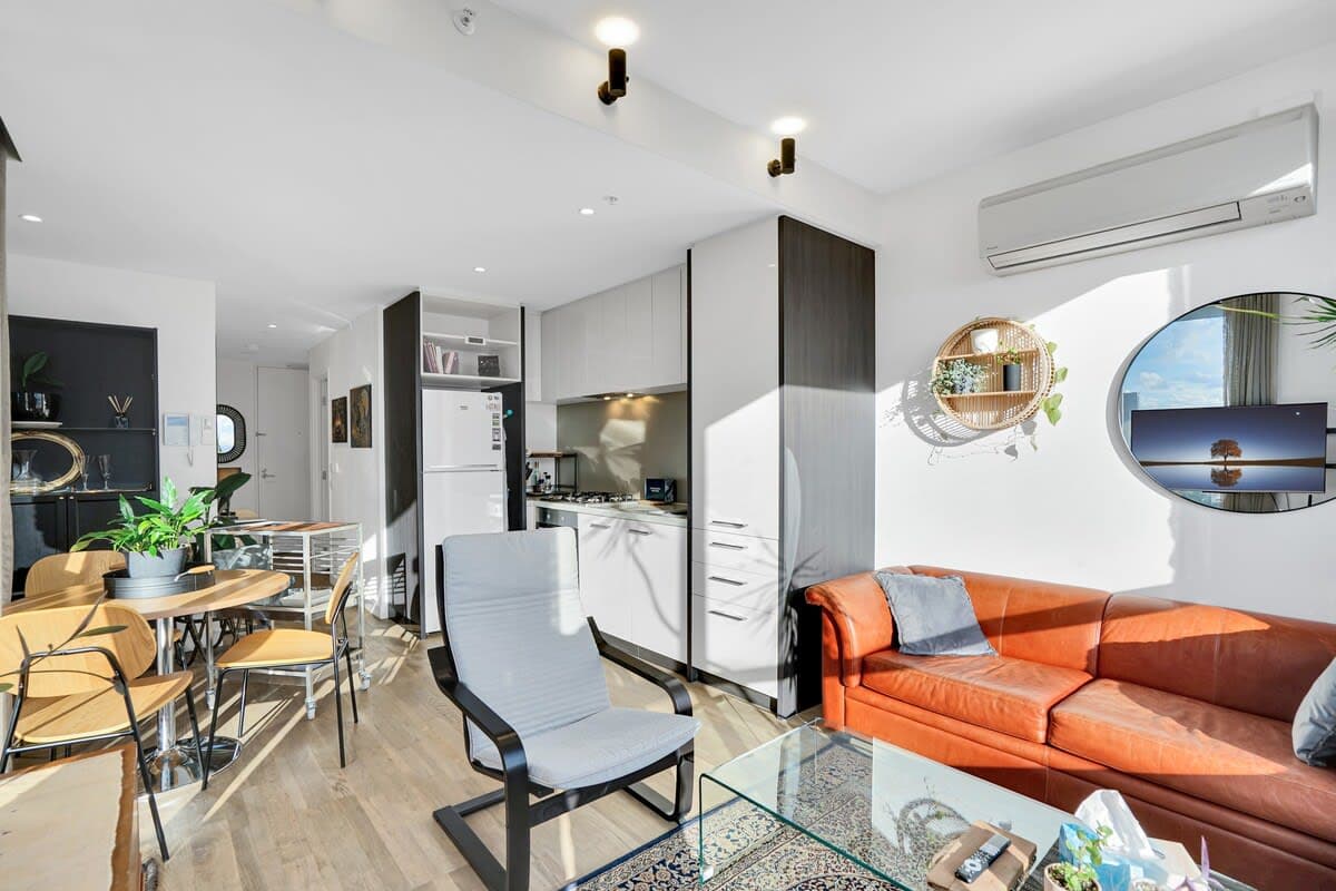 Furnished 1 Bedroom Apartment in Brunswick