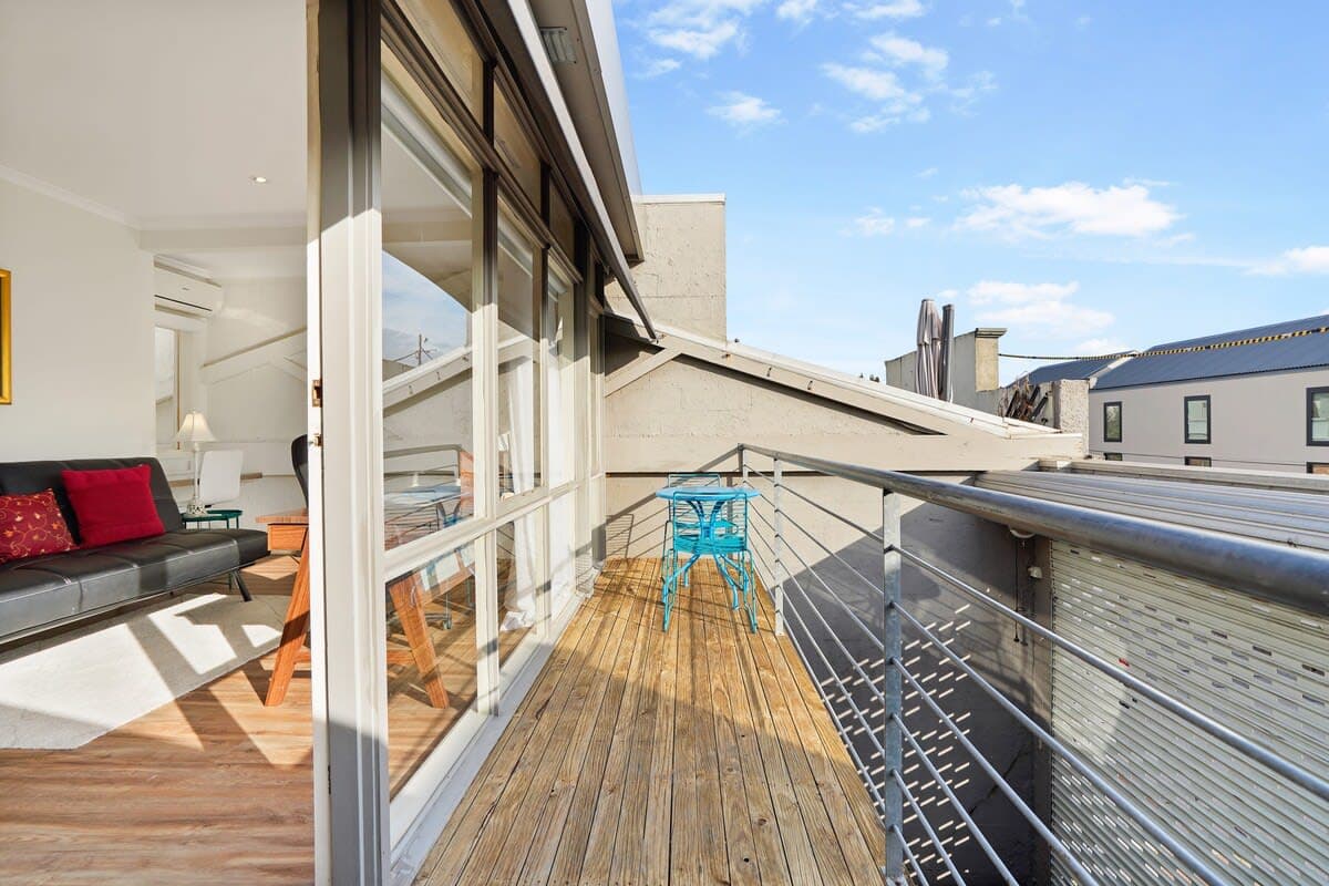 Furnished 2 Bedroom House in Clifton Hill