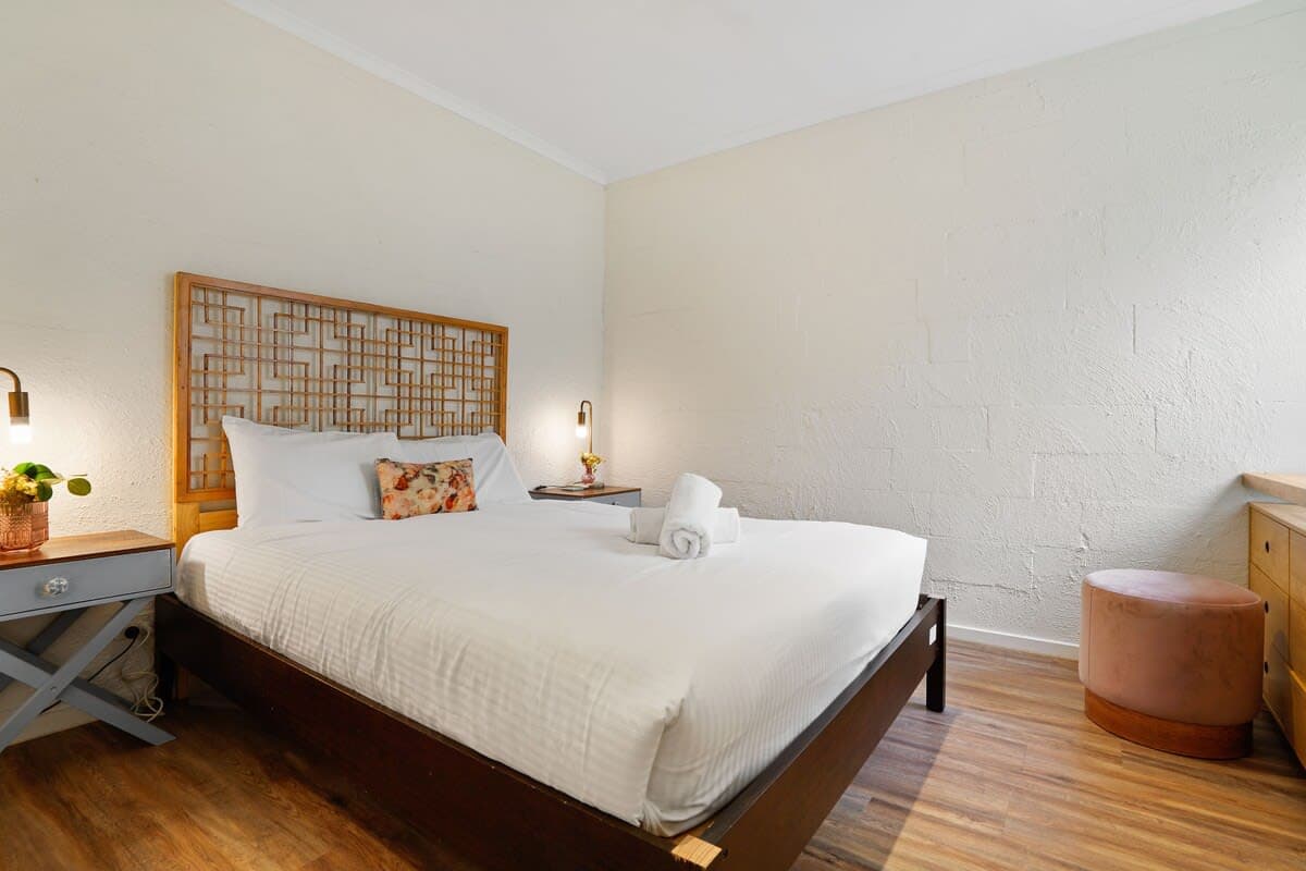 Furnished 2 Bedroom House in Clifton Hill