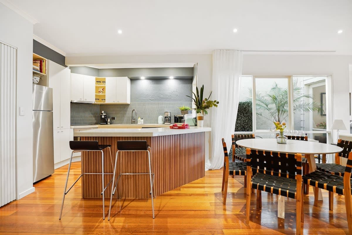 Furnished 2 Bedroom House in Clifton Hill