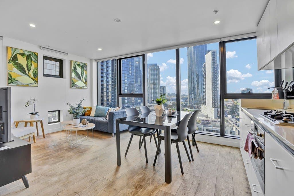 Furnished 2 Bedroom Apartment in Southbank