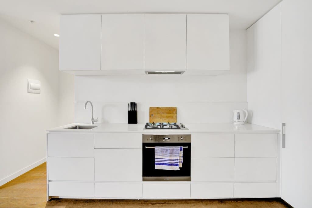 Furnished 2 Bedroom Apartment in West Melbourne