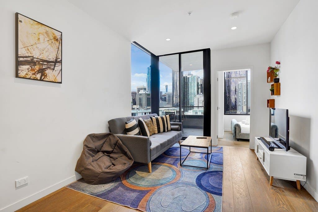 Furnished 2 Bedroom Apartment in West Melbourne