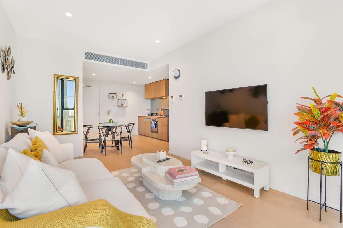 Furnished 1 Bedroom Apartment in Southbank