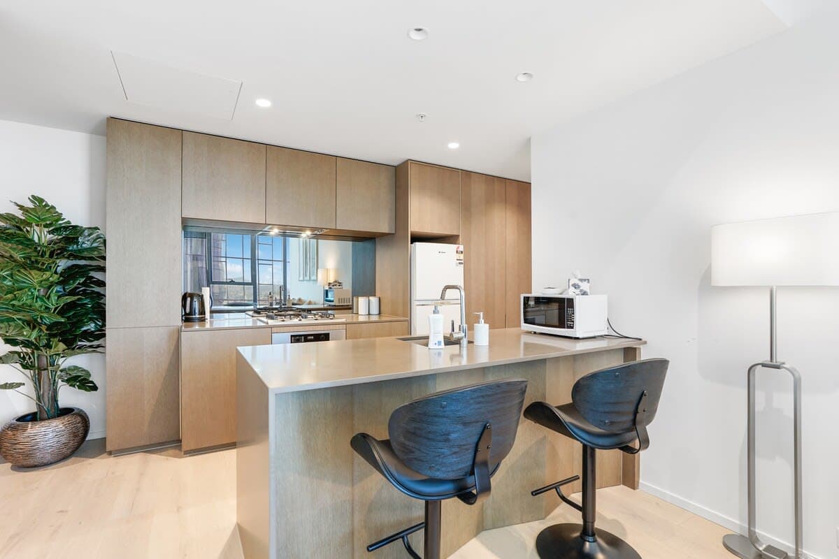 Furnished 2 Bedroom Apartment in Southbank