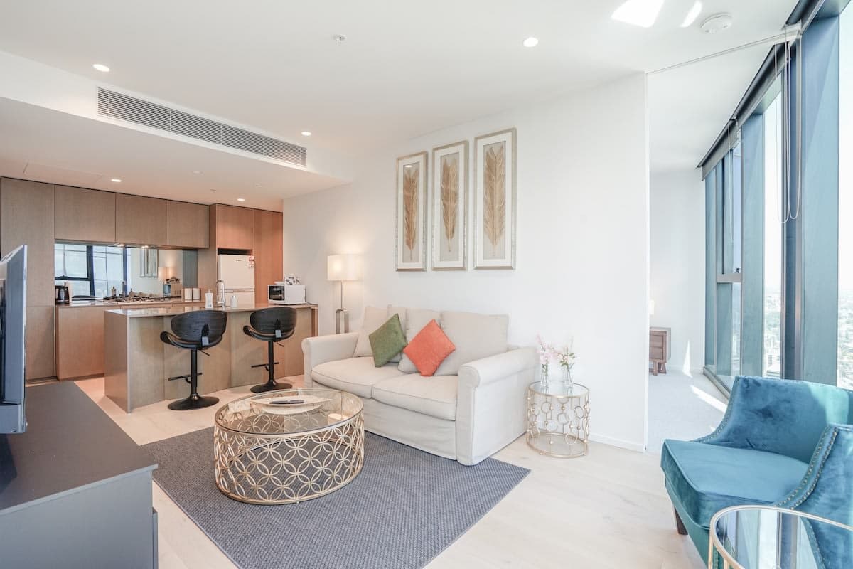 Furnished 2 Bedroom Apartment in Southbank