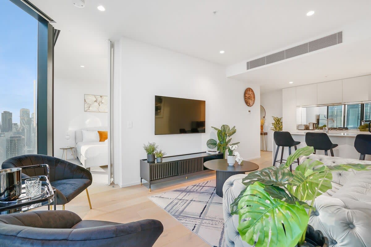 Furnished 2 Bedroom Apartment in Southbank