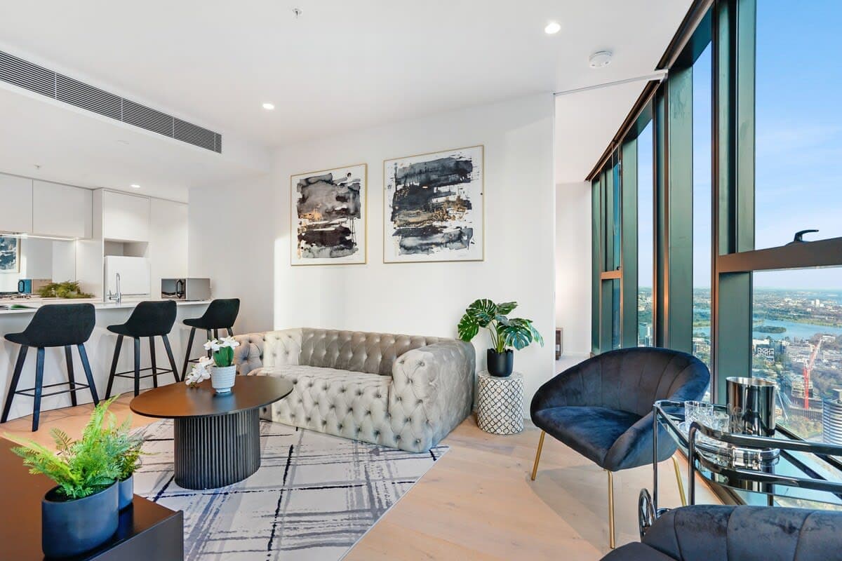 Furnished 2 Bedroom Apartment in Southbank