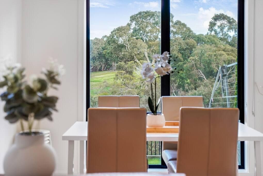 Furnished 3 Bedroom House in Bundoora