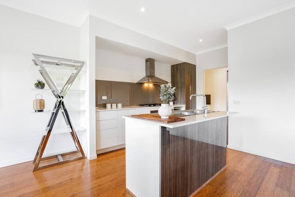 Furnished 3 Bedroom House in Bundoora