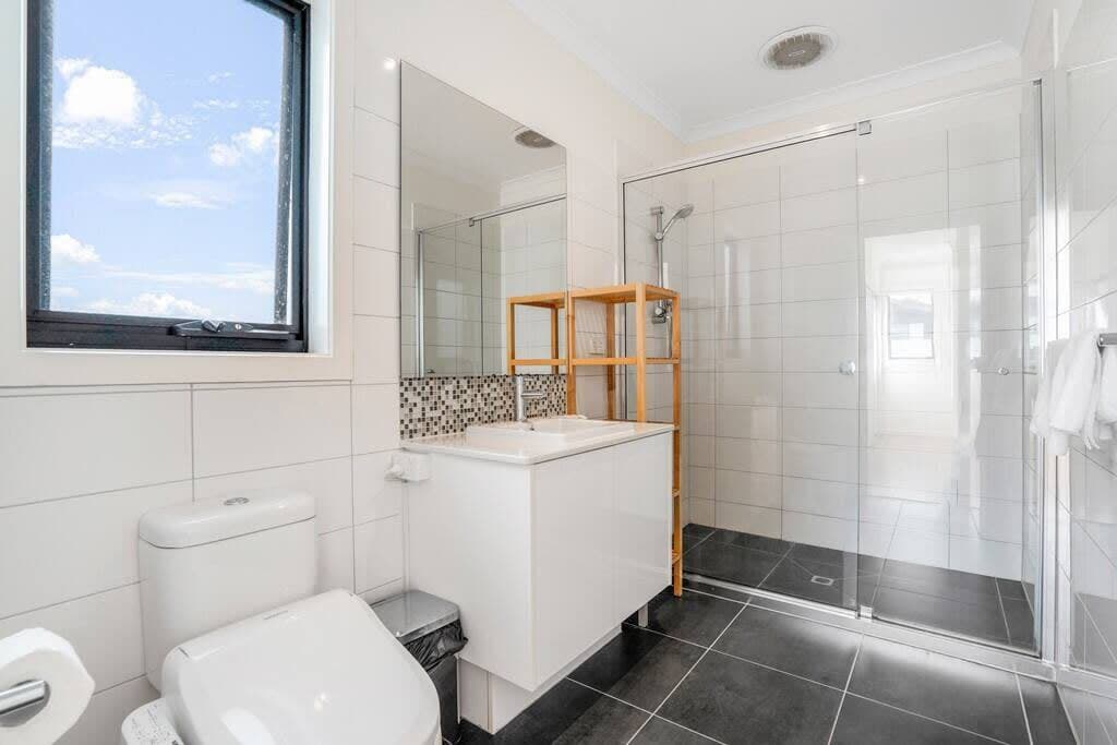 Furnished 3 Bedroom House in Bundoora
