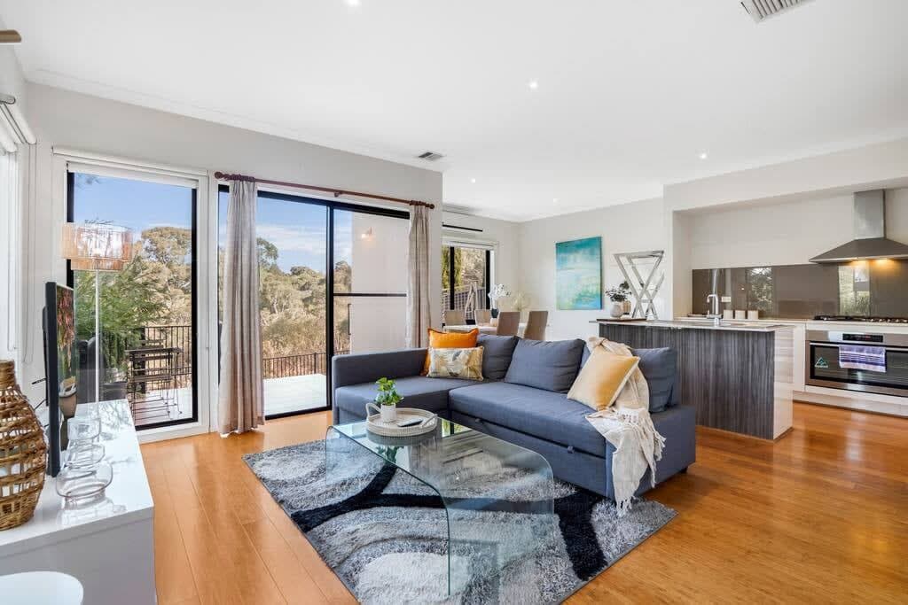 Furnished 3 Bedroom House in Bundoora
