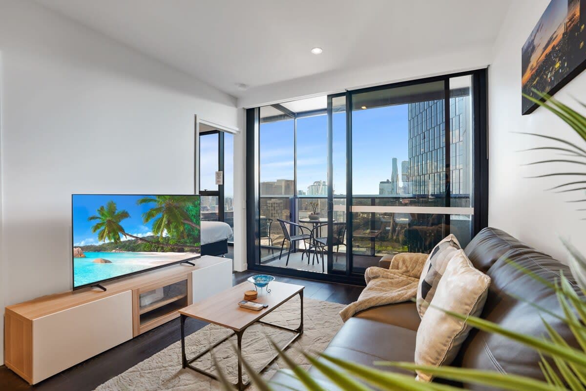 Furnished 2 Bedroom Apartment in Southbank