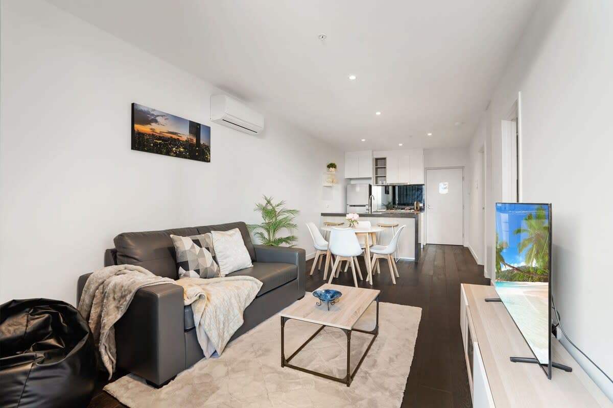 Furnished 2 Bedroom Apartment in Southbank