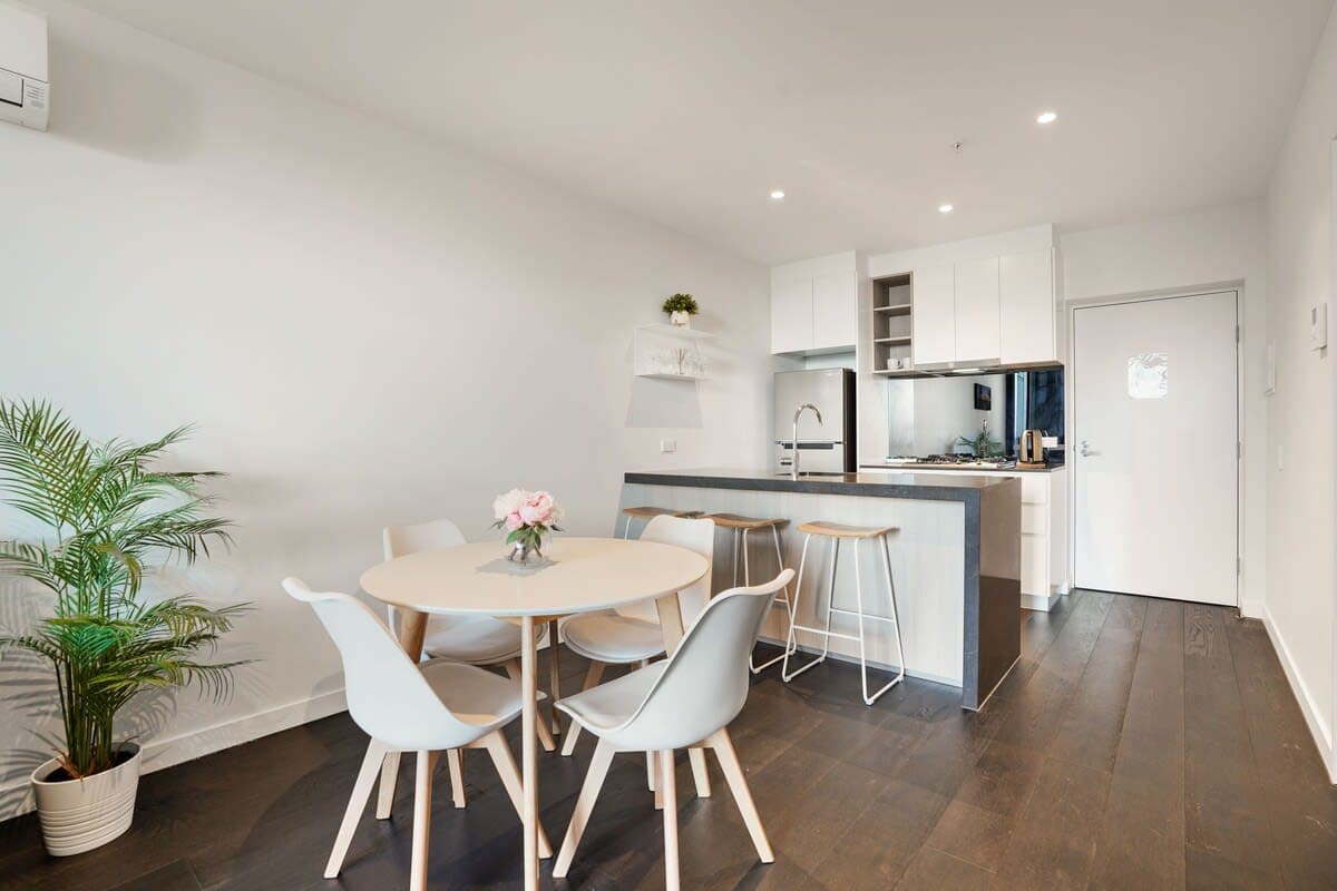 Furnished 2 Bedroom Apartment in Southbank
