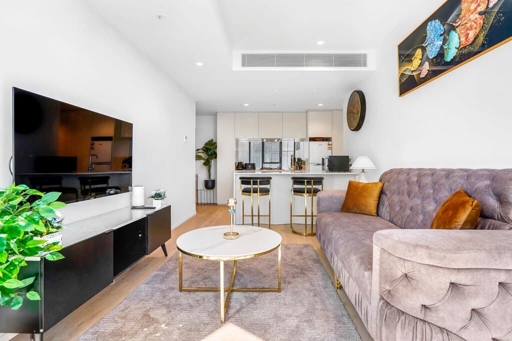 Furnished 2 Bedroom Apartment in Southbank