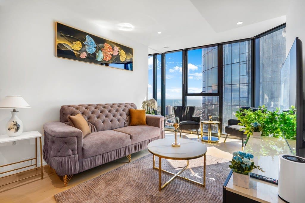 Furnished 2 Bedroom Apartment in Southbank