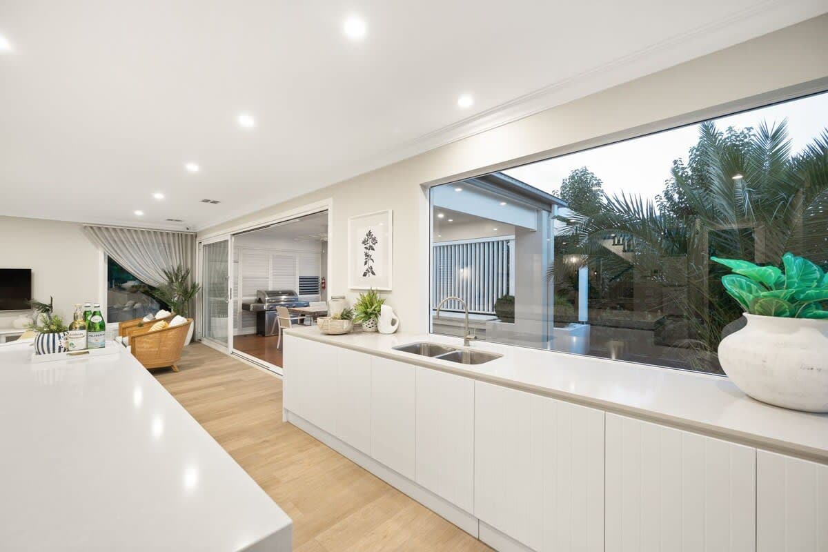 Furnished 4 Bedroom House in Werribee
