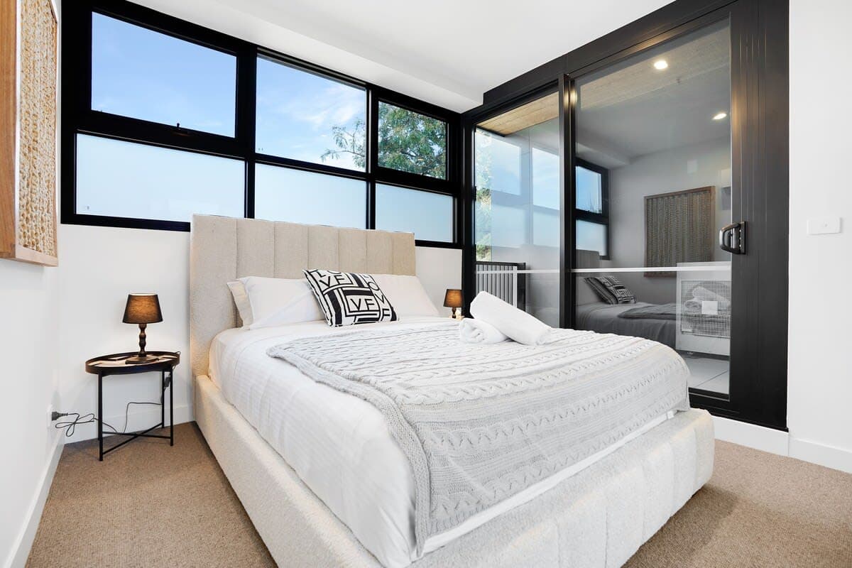Furnished 2 Bedroom Apartment in Hawthorn