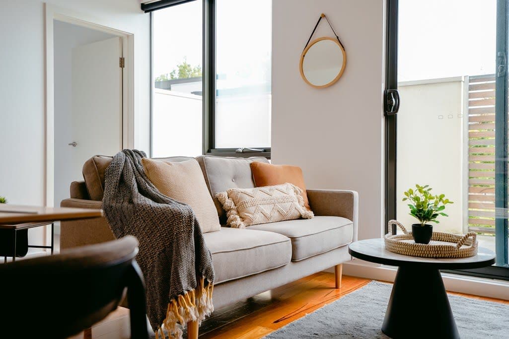 Furnished 2 Bedroom Apartment in Prahran