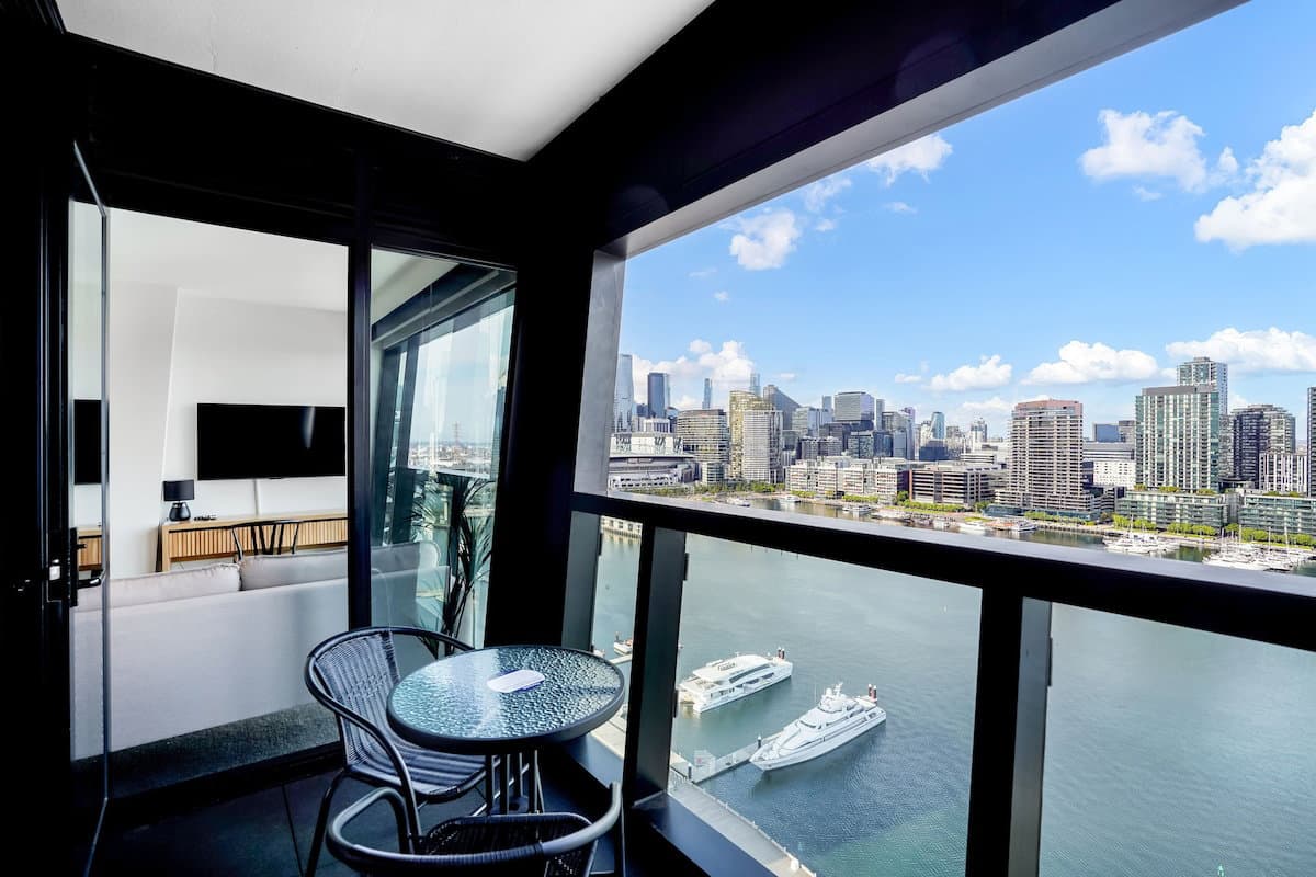 Furnished 1 Bedroom Apartment in Docklands