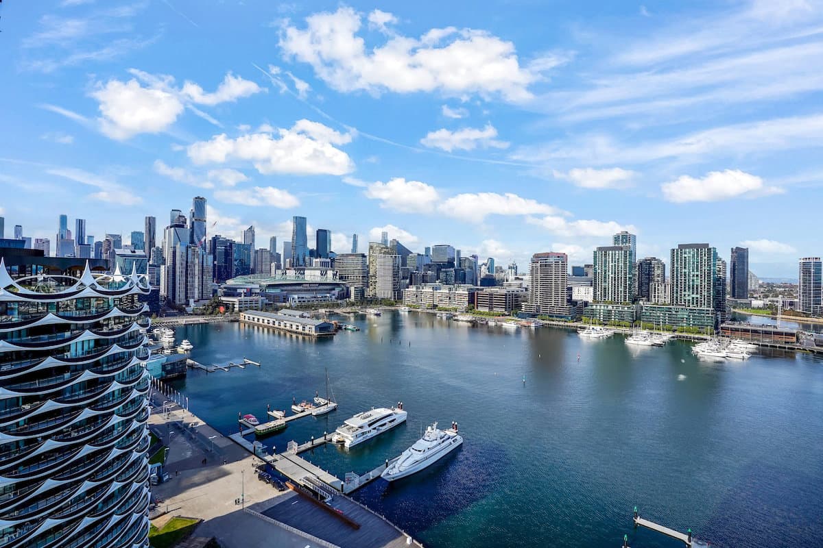 Furnished 1 Bedroom Apartment in Docklands