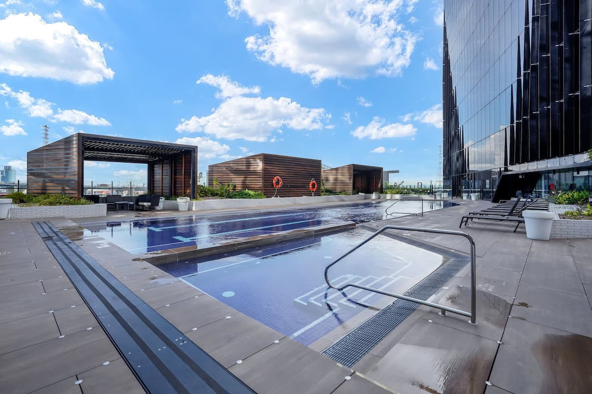 Furnished 1 Bedroom Apartment in Docklands