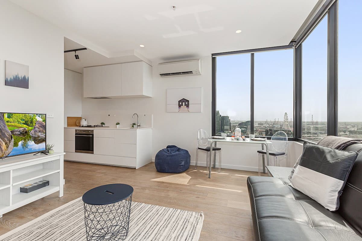 Furnished 1 Bedroom Apartment in West Melbourne