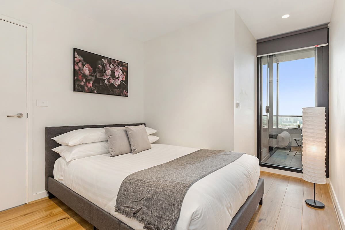 Furnished 1 Bedroom Apartment in West Melbourne