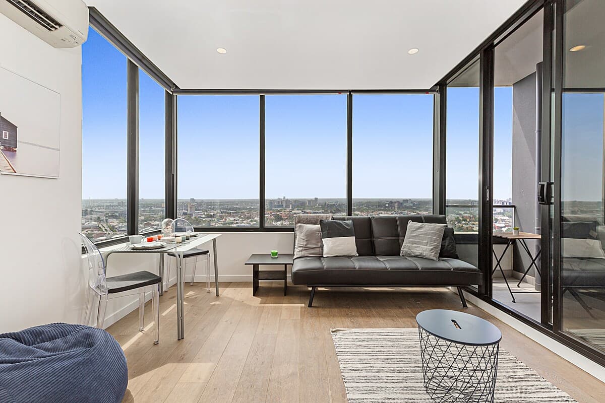 Furnished 1 Bedroom Apartment in West Melbourne