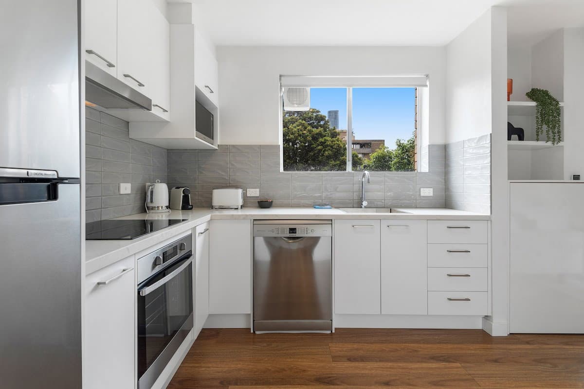 Furnished 2 Bedroom Apartment in South Yarra