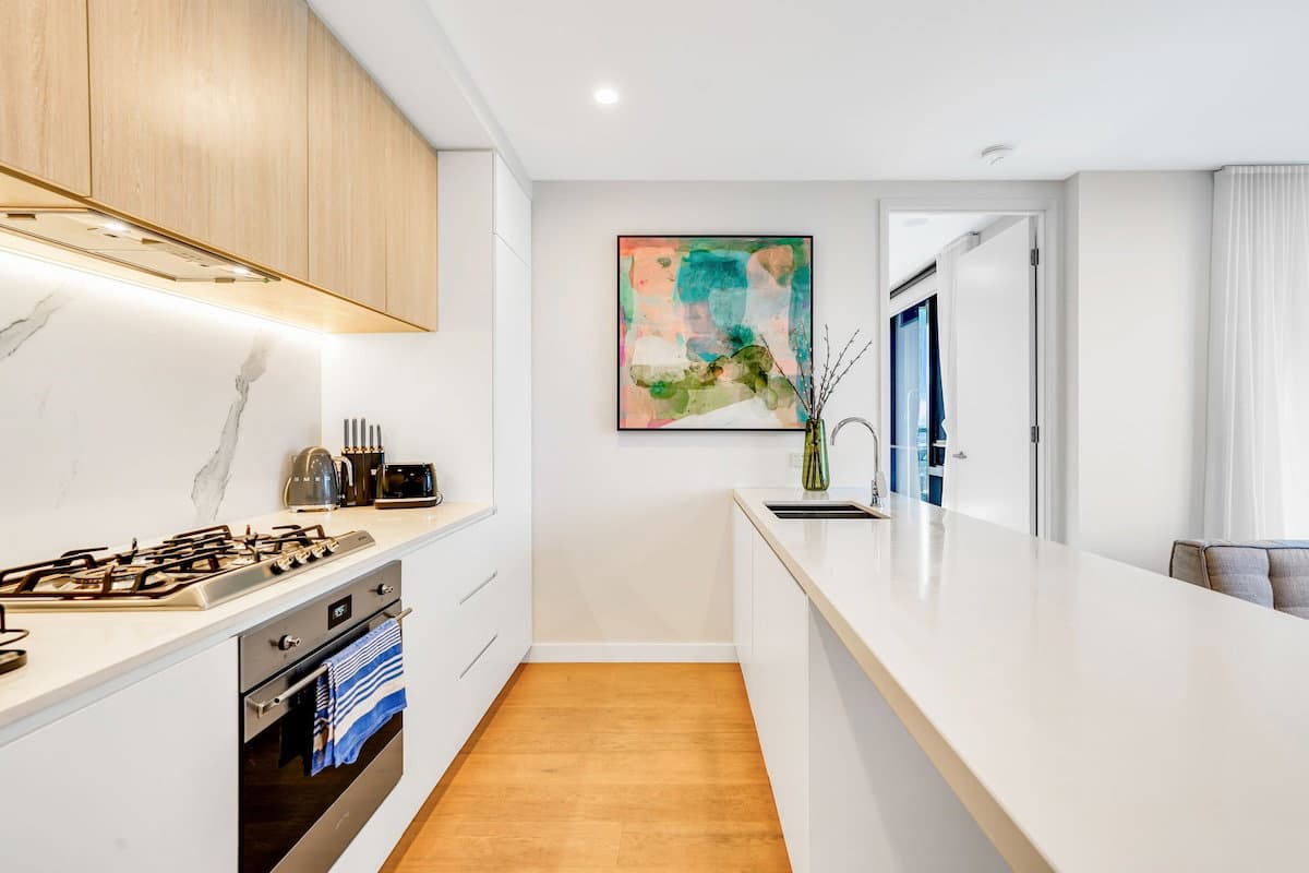 Furnished 1 Bedroom Apartment in Box Hill