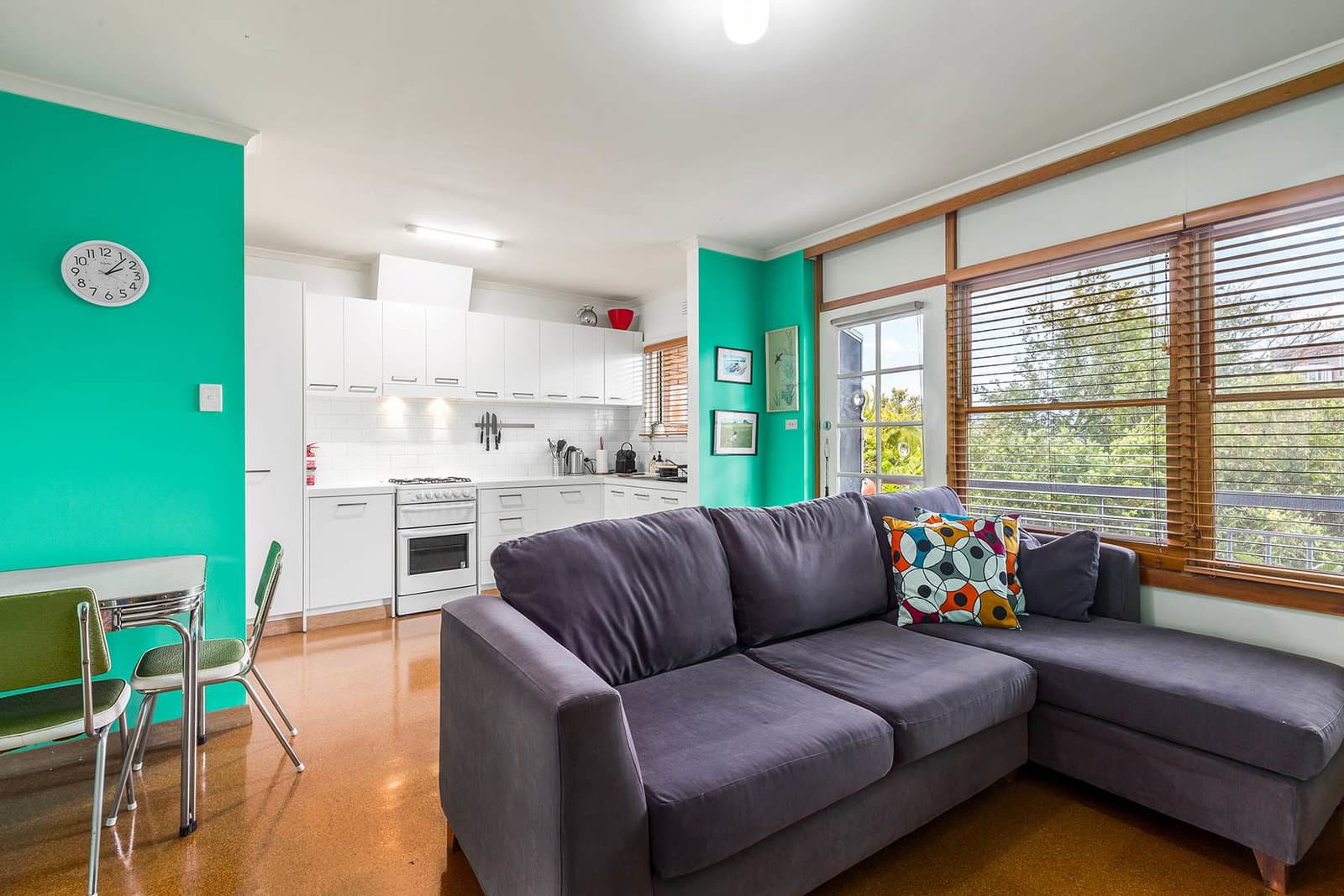Furnished 1 Bedroom Apartment in Newtown