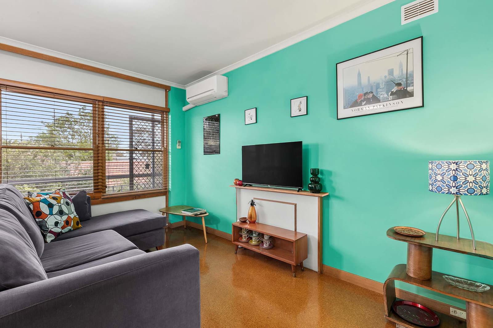 Furnished 1 Bedroom Apartment in Newtown