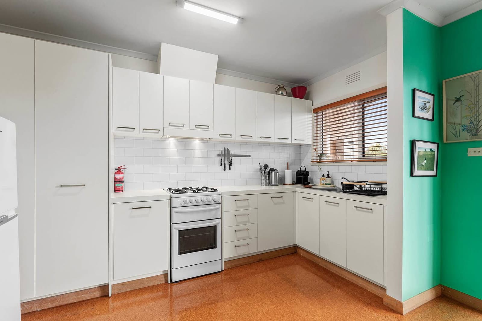 Furnished 1 Bedroom Apartment in Newtown