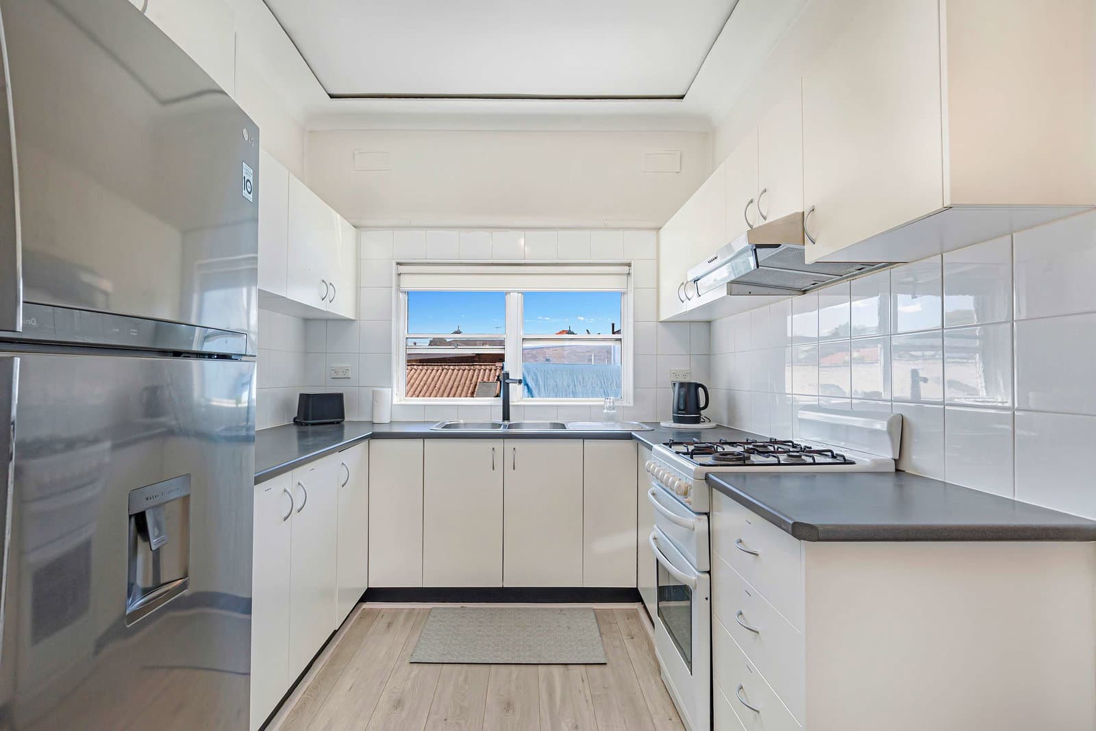 Furnished 2 Bedroom Apartment in Earlwood