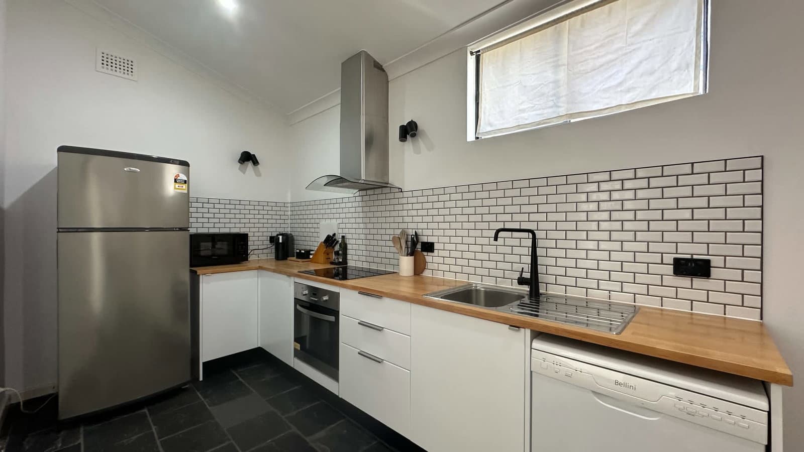 Furnished 2 Bedroom Apartment in Petersham