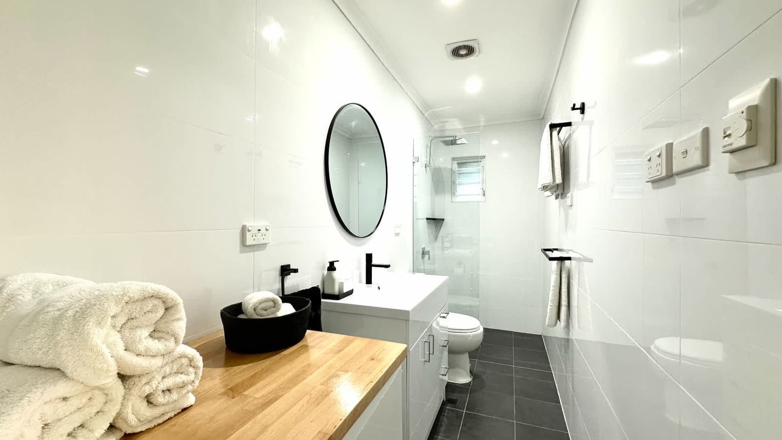 Furnished 2 Bedroom Apartment in Petersham