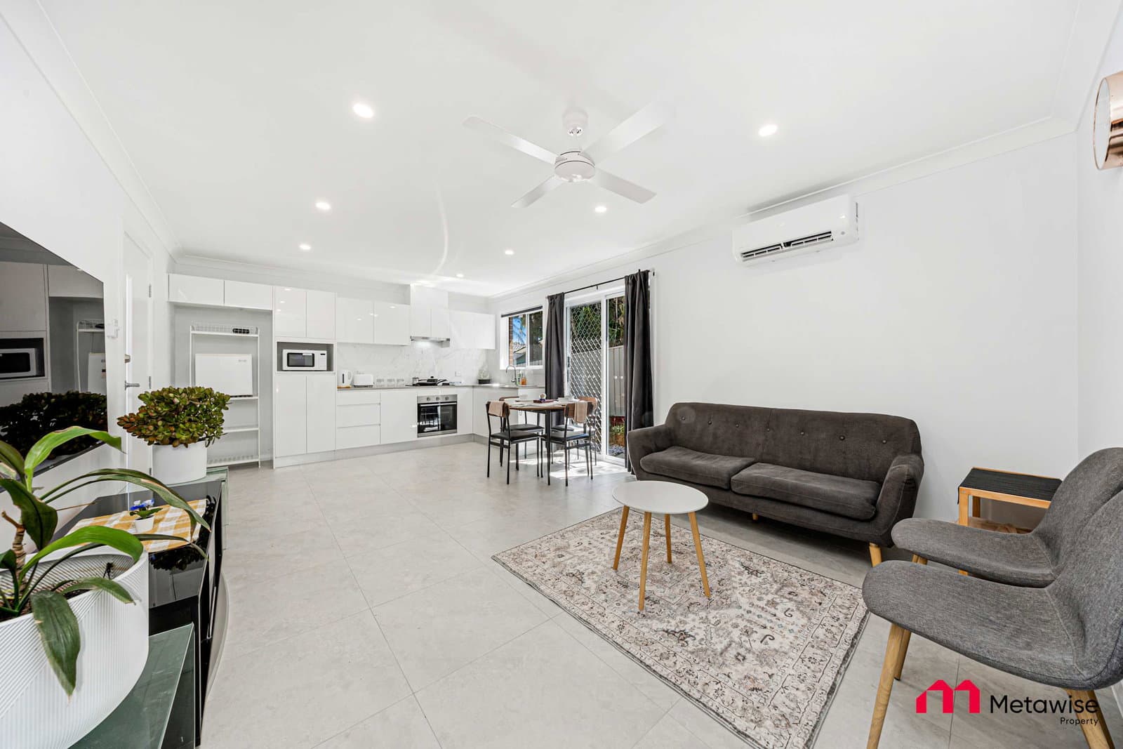 Furnished 2 Bedroom House in Woodbine