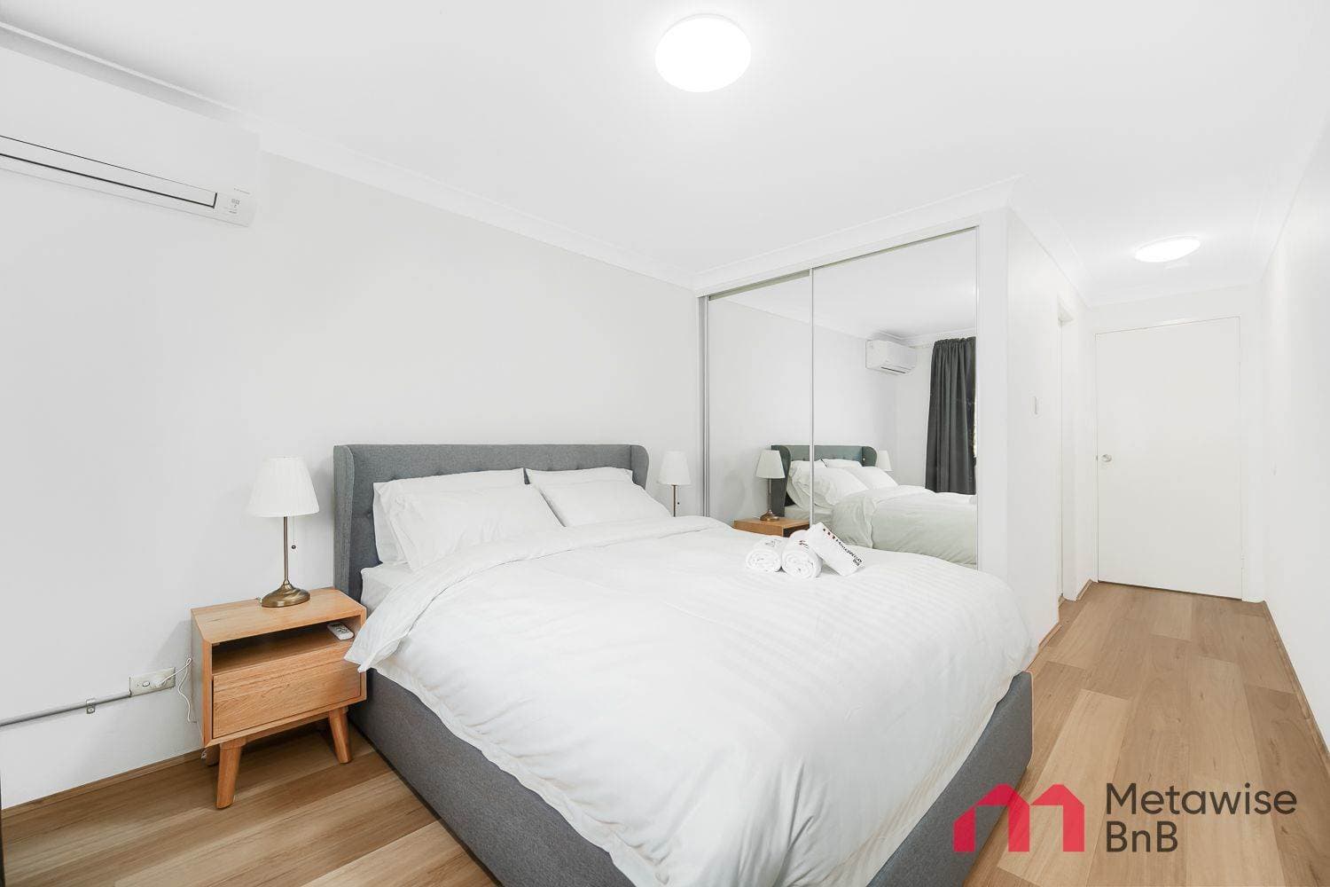 Furnished 1 Bedroom Apartment in Pyrmont