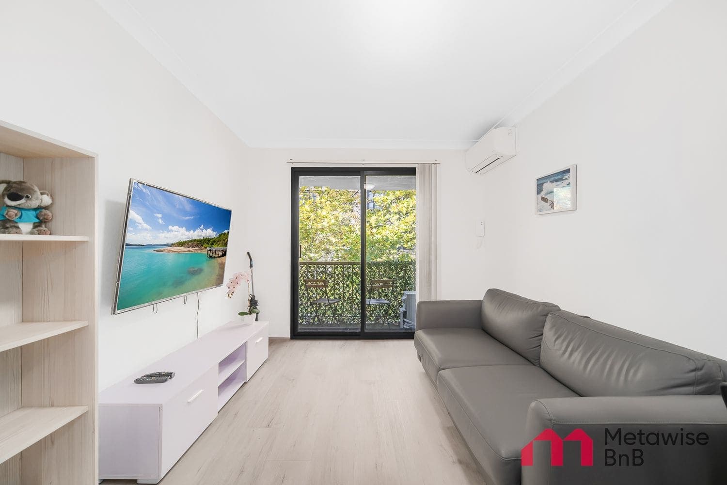 Furnished 1 Bedroom Apartment in Pyrmont